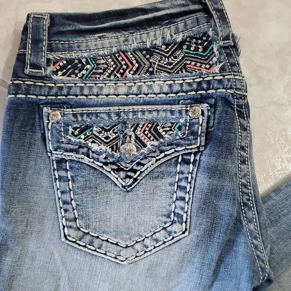 Women's Miss Me Crop Blue Jeans - Picture 2 of 11